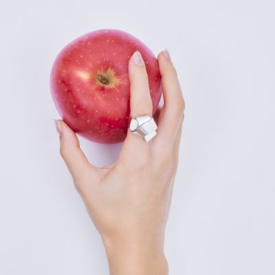noeud u ヌゥユゥ 「Lien」ラブビックハートイヤリング Love big pierce 