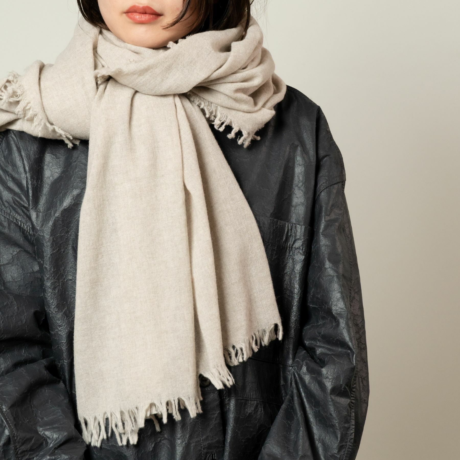 25F/W】ファインラムエアリーソリッドウールストール | AINEXX ONLINE